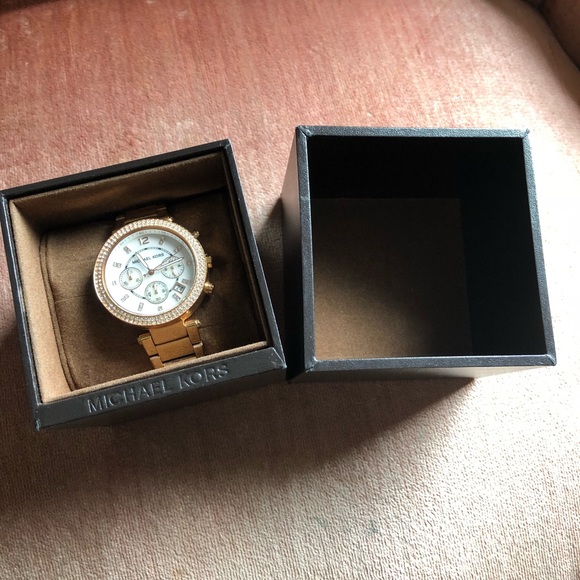 Michael Kors Watch - Picture 4 of 6